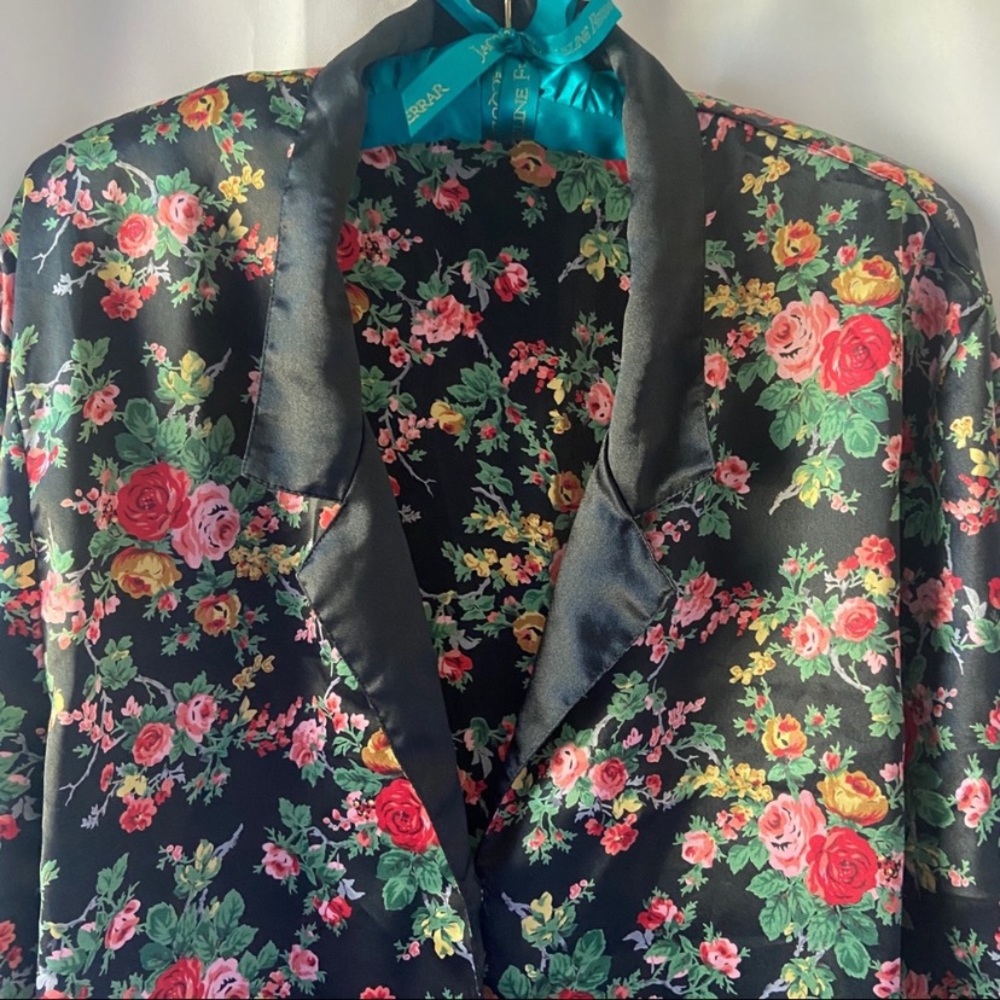 Gold Label Victoria’s Secret English Roses Kimono